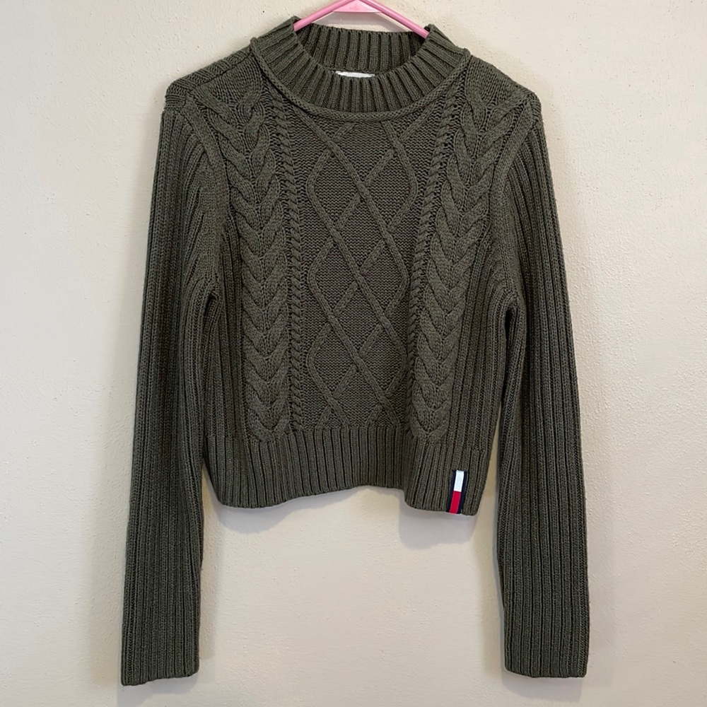 cropped creen sweater